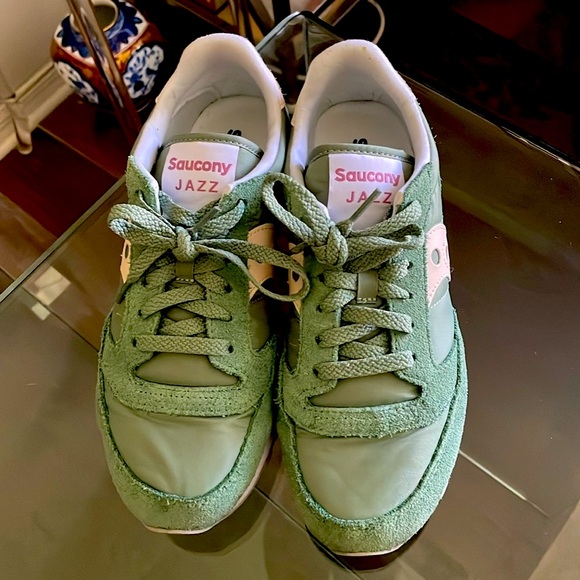 EUC Saucony Women's Green Jazz Sneakers Size 8 - Picture 8 of 11
